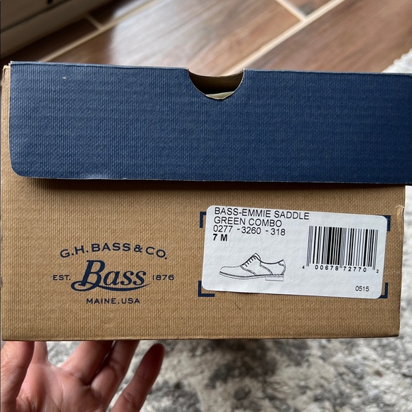 G.H. Bass & Co. Brown and Green Oxford Shoes - Picture 9 of 9